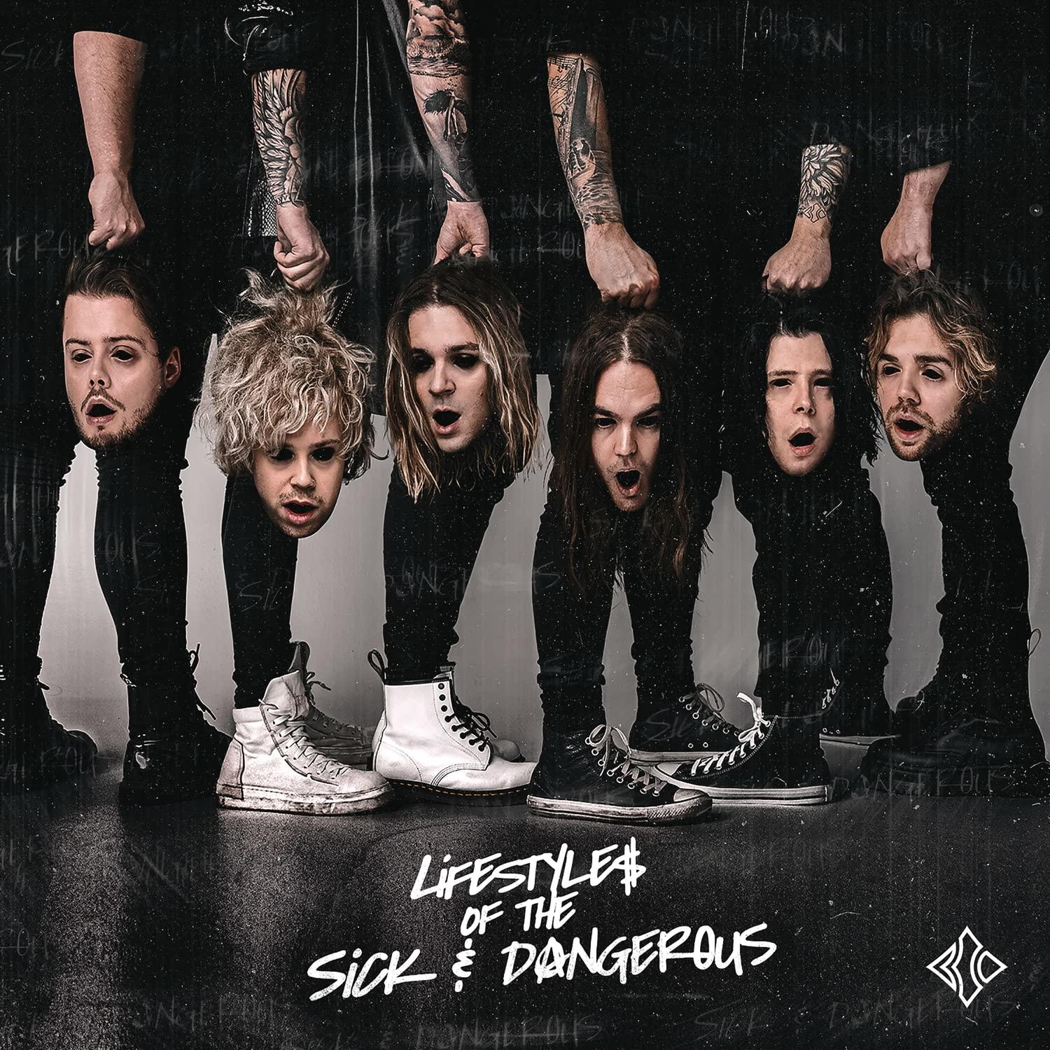Albumcover einer Band. Sieben Köpfe, die von Händen gehalten werden. Der Titel lautet: "Lifestyle of the Sick & Dangerous".
