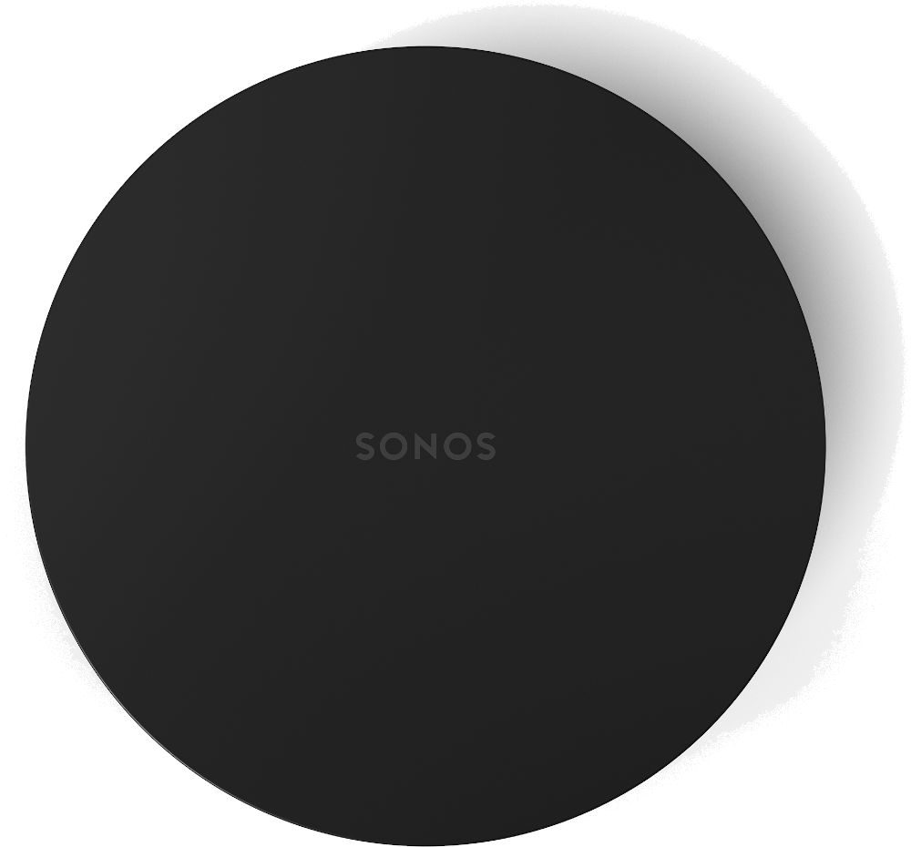 Zwarte, ronde Sonos-luidspreker. Het woord SONOS is gecentreerd. De achtergrond is wit met een lichte schaduw rond de luidspreker.