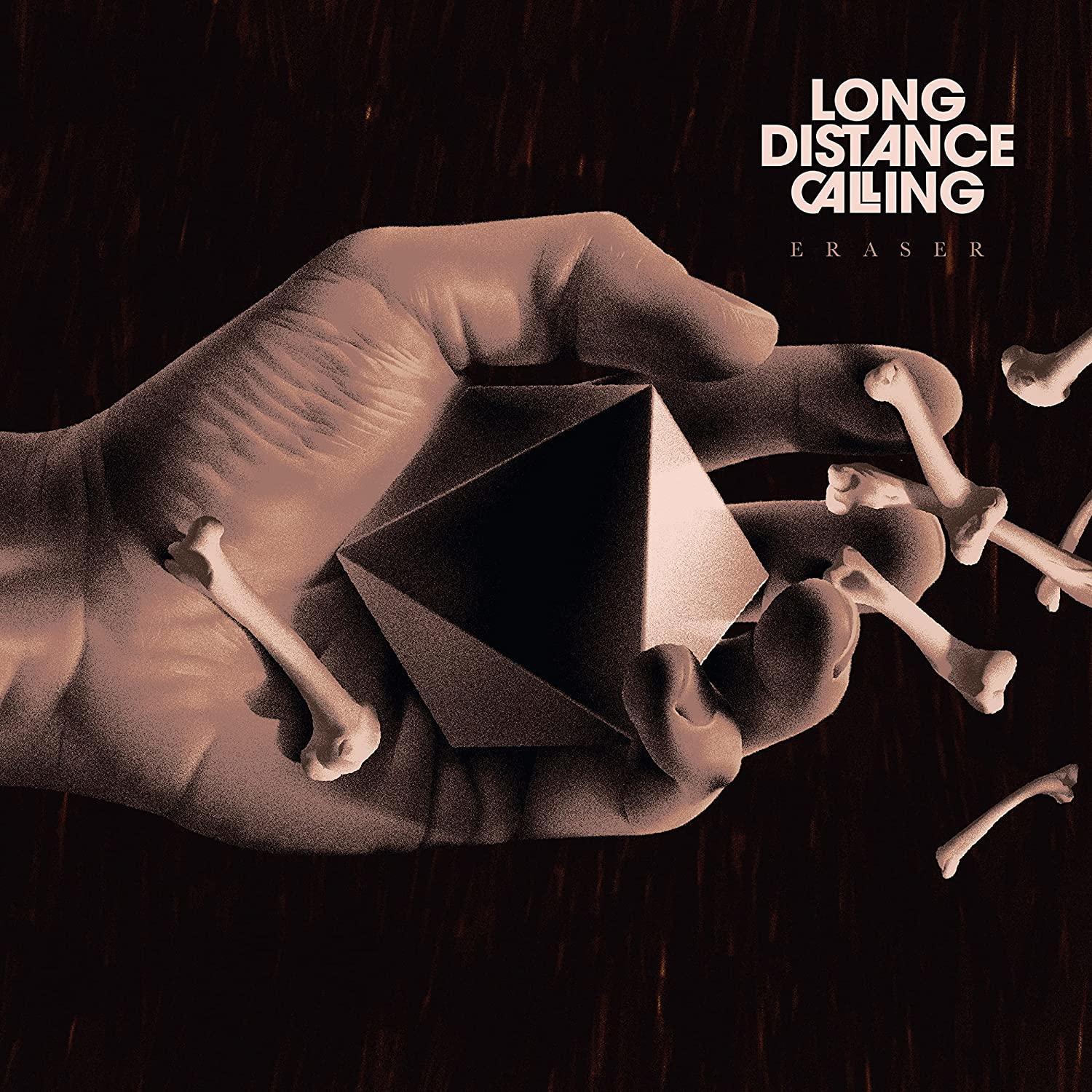 Albumcover, Long Distance Calling. Hand hält geometrische Form, Knochen. Text: Long Distance Calling, Eraser.