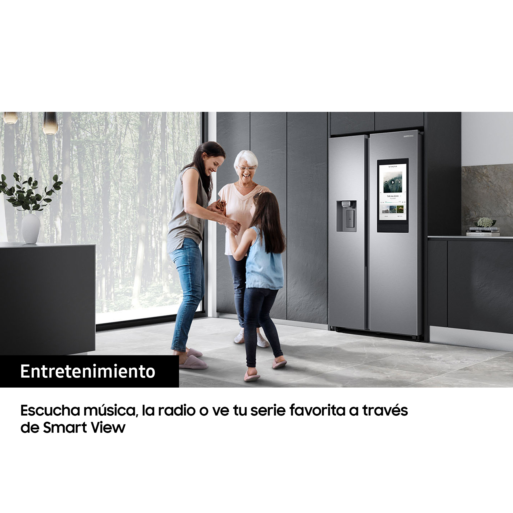 Tres mujeres y una nevera, el texto dice entretenimiento, Smart View.