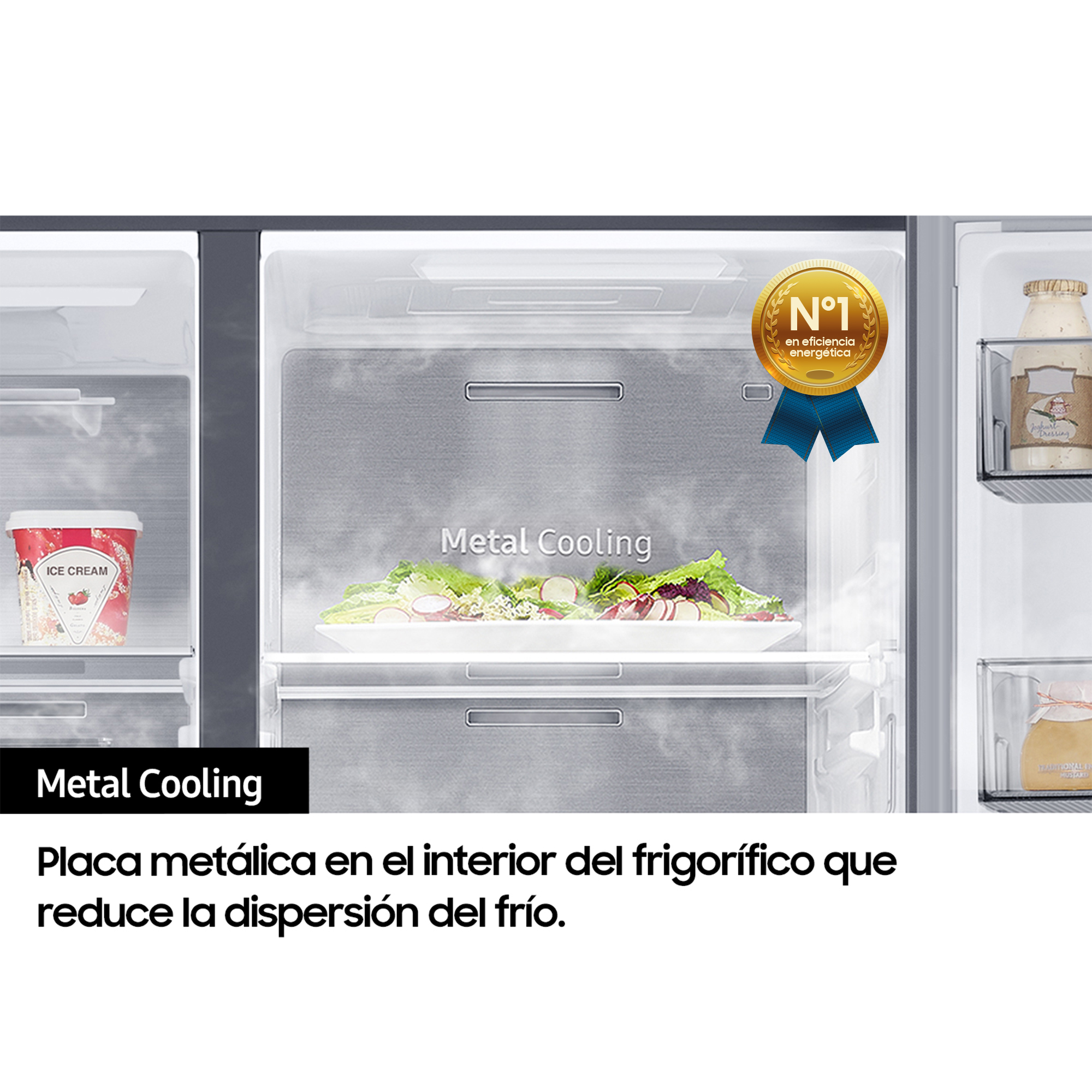 Interior del refrigerador con placa de enfriamiento de metal, verduras y texto.