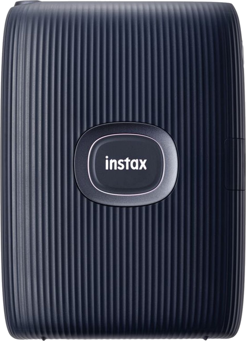 Imprimante Instax noire avec un design nervuré et le mot "instax" en blanc.