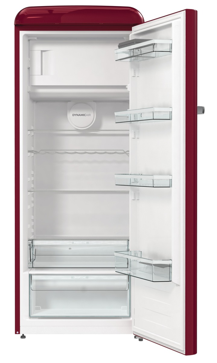 Roter Kühlschrank im Retro-Stil, offen, mit Regalen und Innenausstattung.