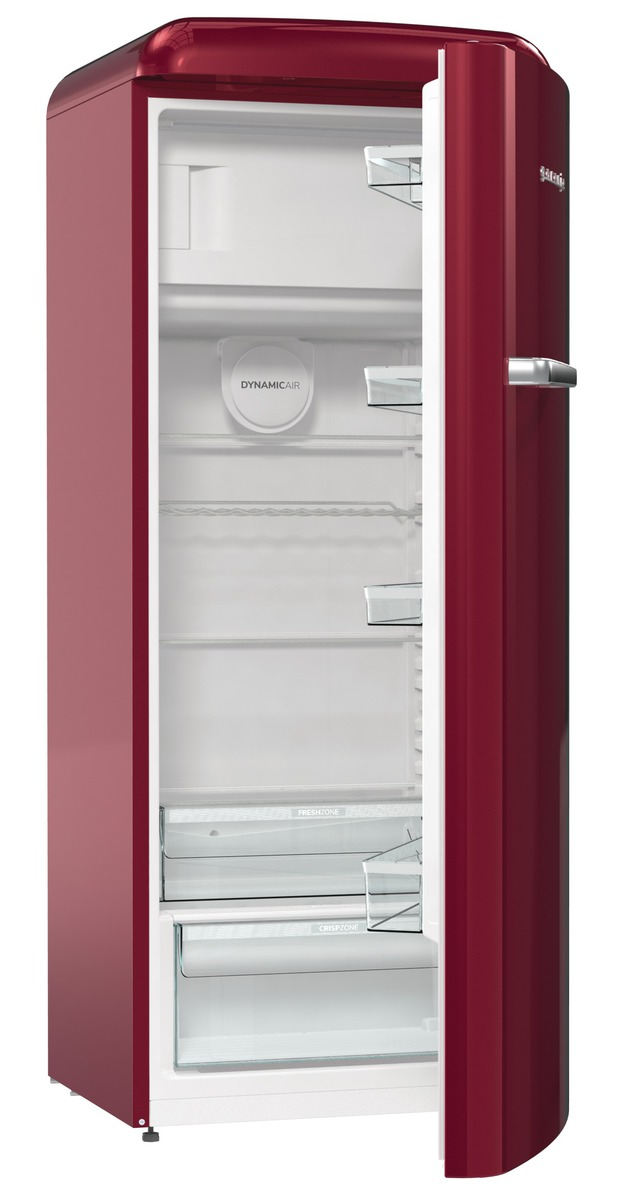 Roter Kühlschrank mit geöffneter Tür, zeigt Regale, Schubladen und Innenraum. Weißer Innenraum.