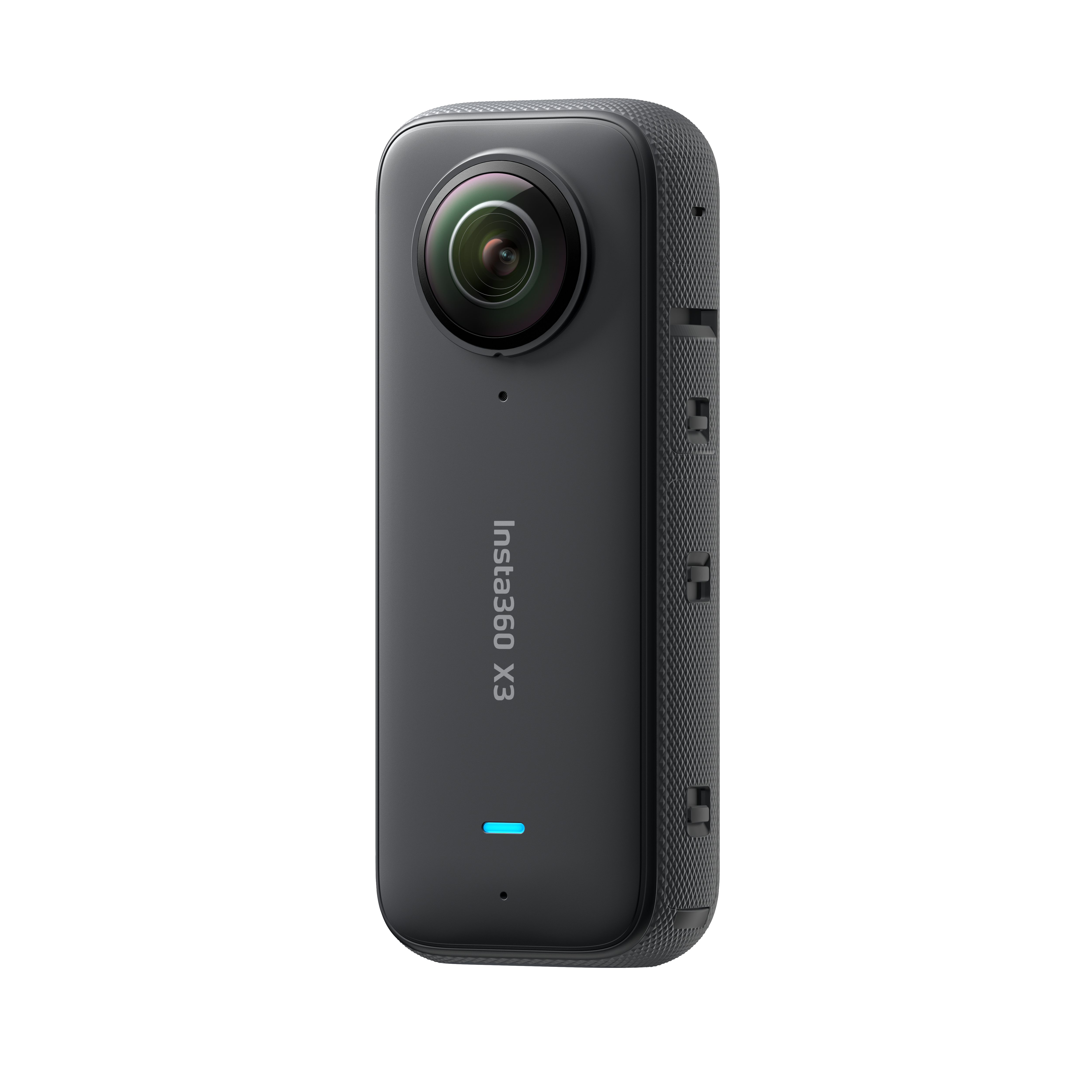 Schwarze Insta360 X3 Kamera mit großem Objektiv, kleinem blauen Licht und Insta360 X3 Text auf weißem Grund.