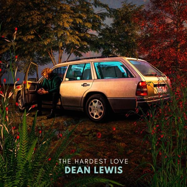 Albumcover von Dean Lewis - The Hardest Love. Ein Mann sitzt in einem Auto in einem Wald. Titel unter dem Bild.