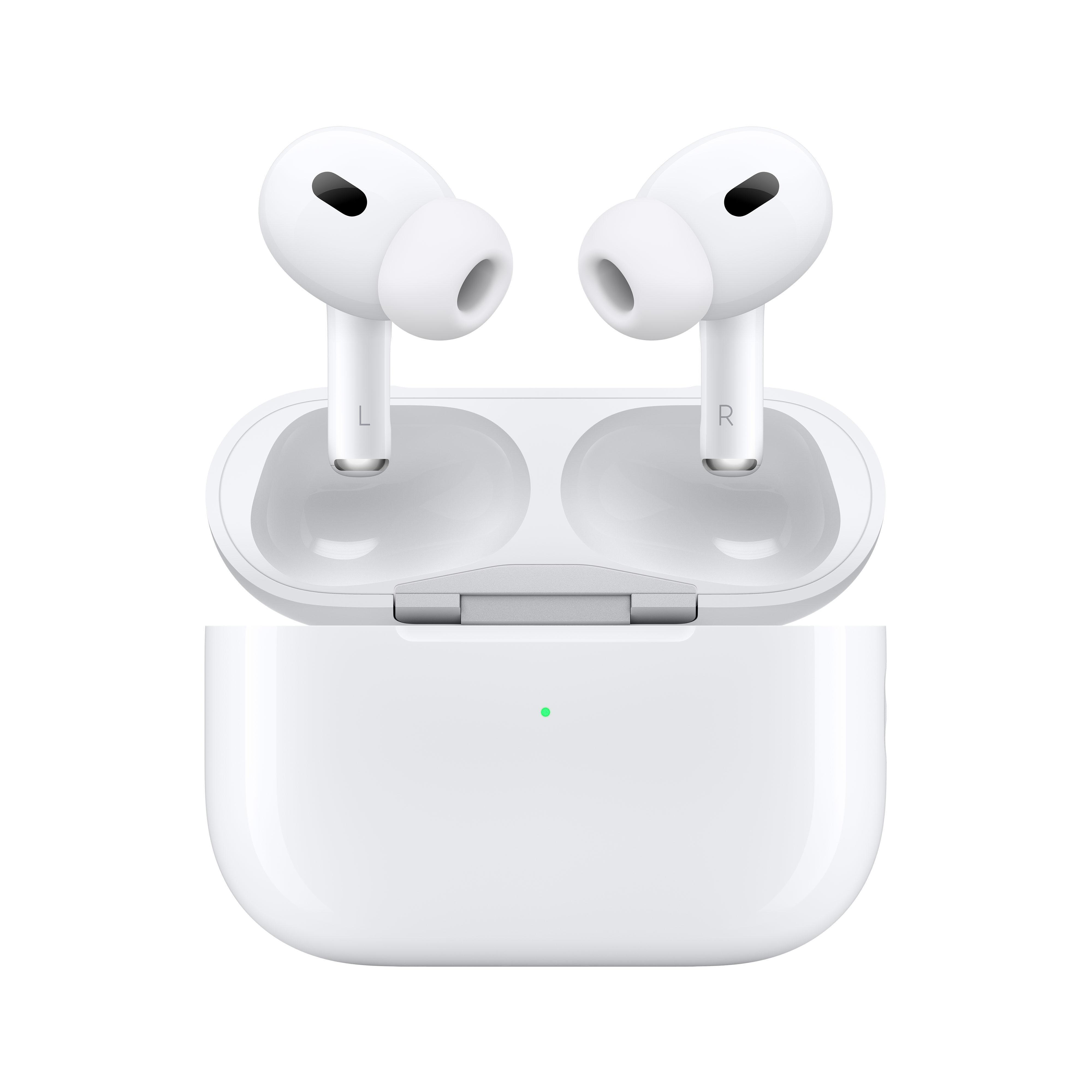 Weiße AirPods Pro Ohrhörer und Ladecase auf weißem Hintergrund.