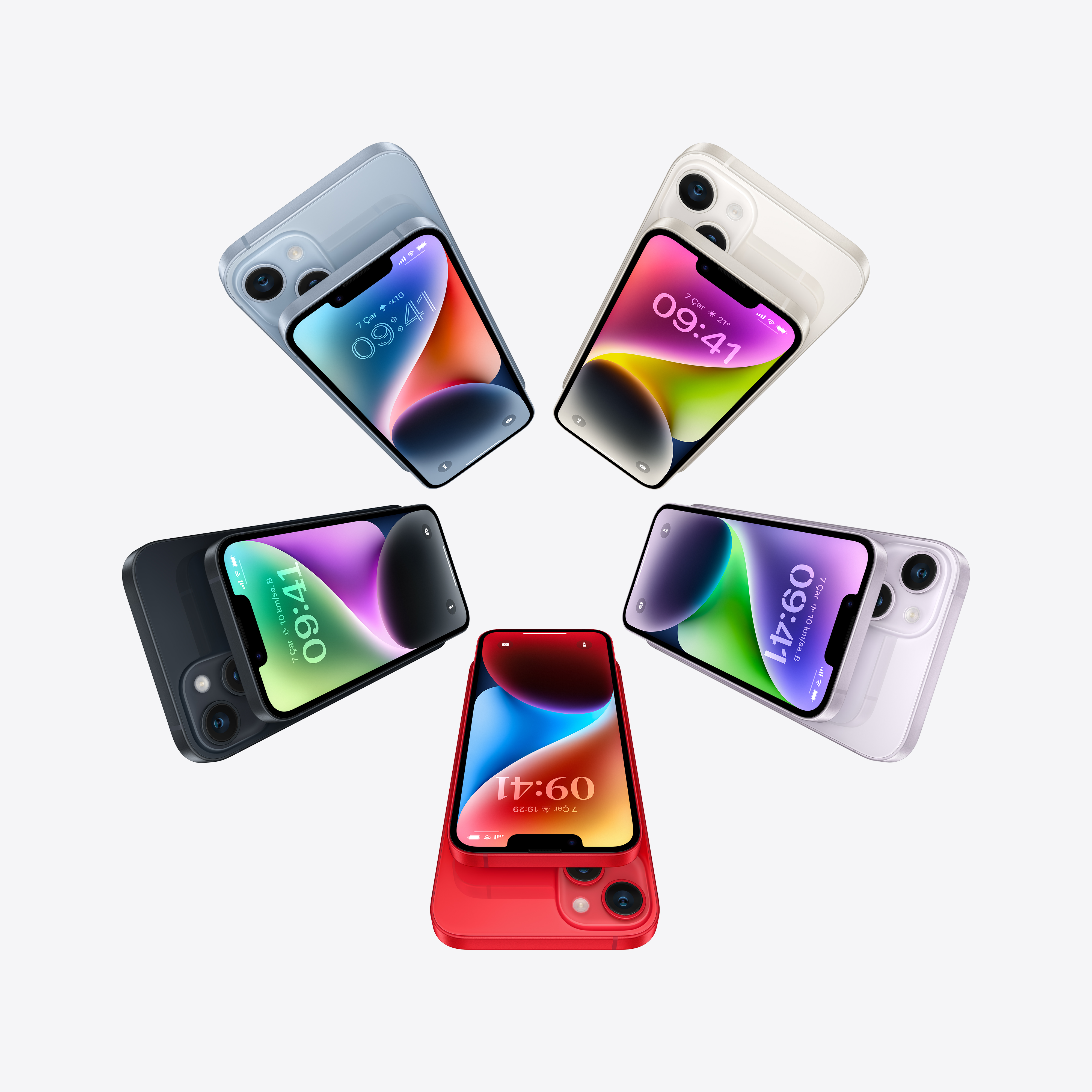 Farklı renklerdeki çoklu iPhone'lar, tasarımlarını sergileyen dairesel bir düzende.