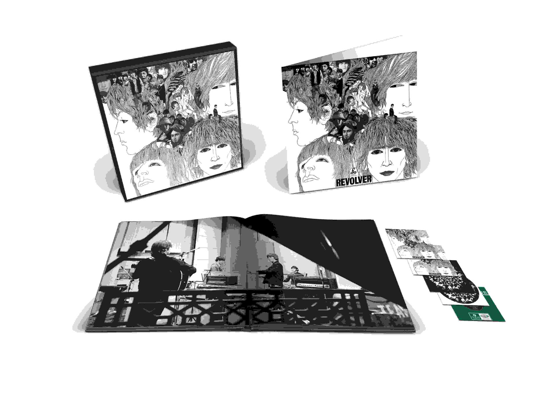 Pochette de l'album Revolver des Beatles. Comprend l'album et le livre, en noir et blanc.