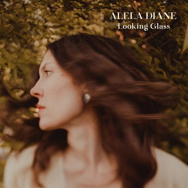 Pochette d'album avec le profil d'une femme et le texte "ALELA DIANE Looking Glass".