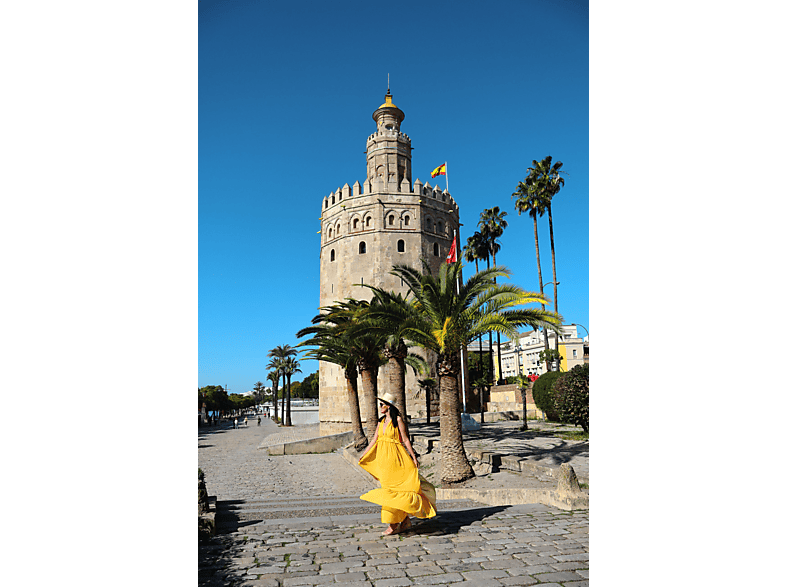 CANON EOS R10 Kit + RF-S 18-150mm IS STM Systemkamera mit Objektiv 18 - 150 mm, 7,5 cm Display Touchscreen, WLAN