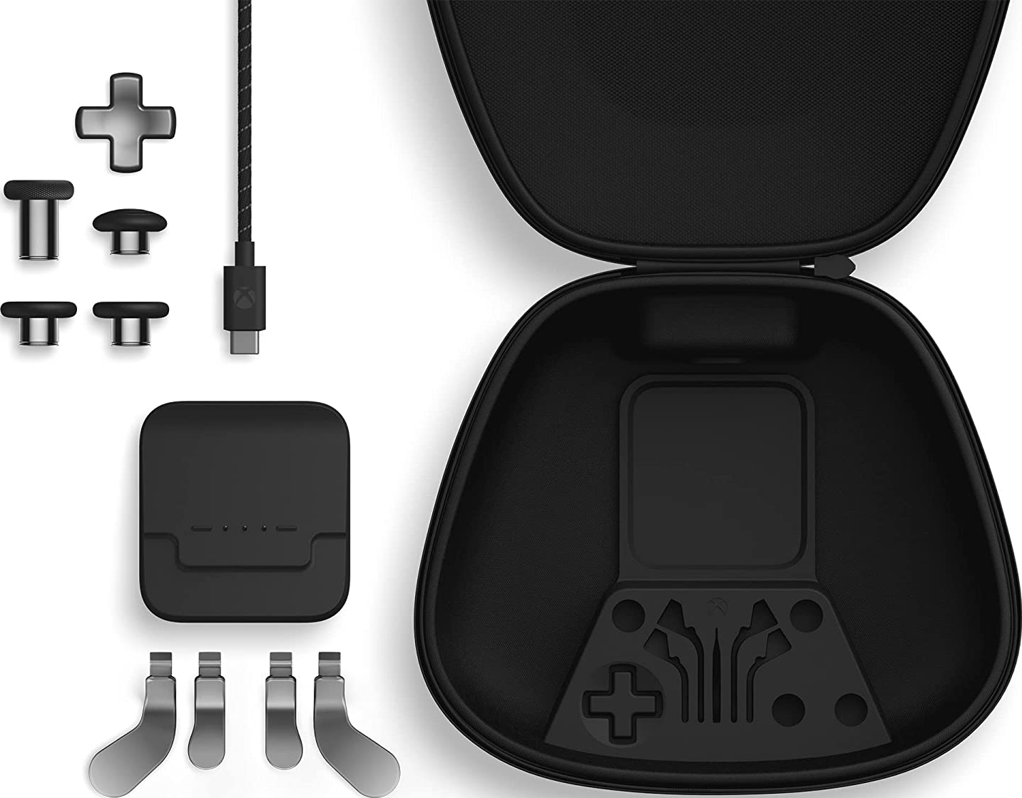 Xbox-Controller-Zubehör: Thumbsticks, D-Pad, Knöpfe, USB-C-Kabel und eine Tragetasche.