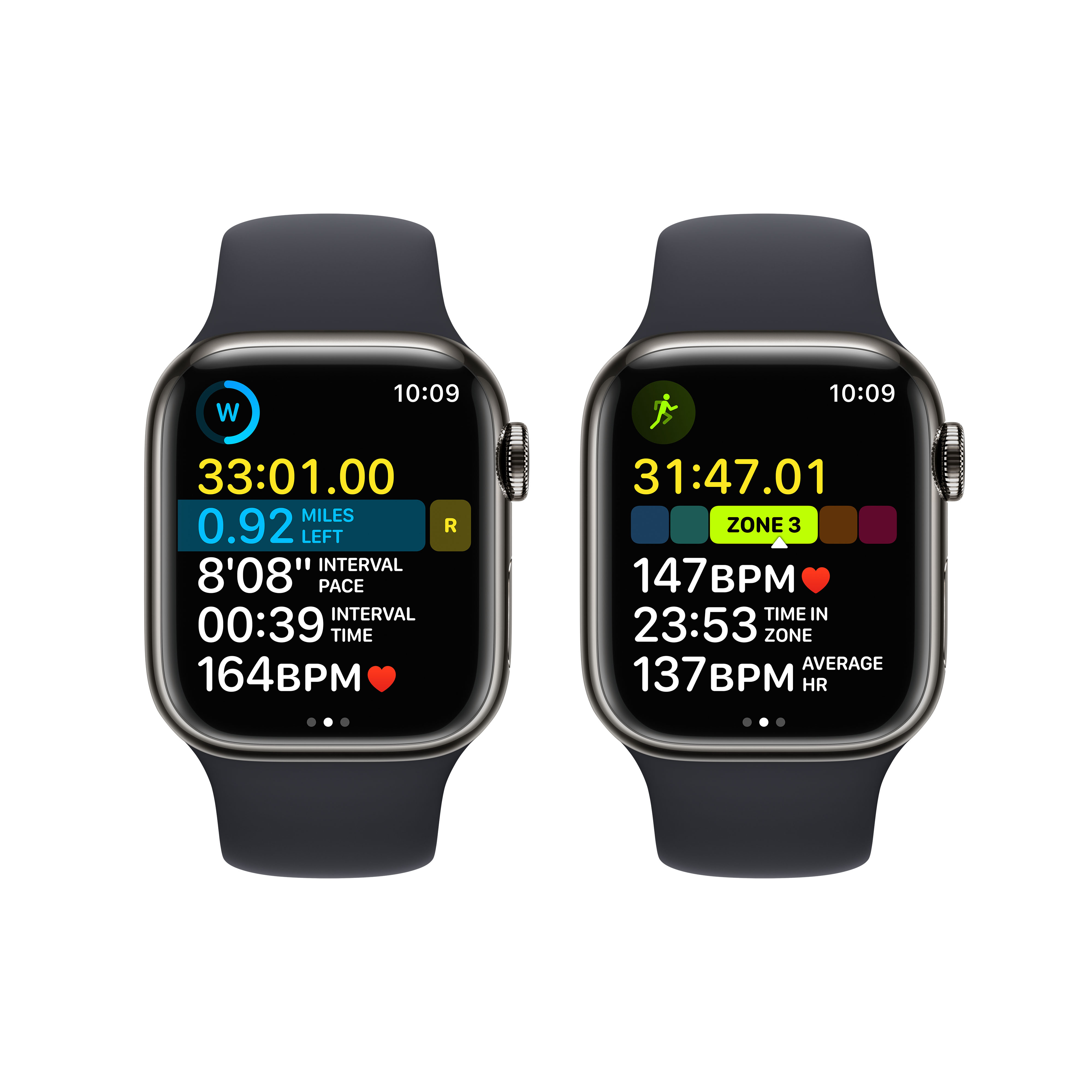 Zwei Smartwatches mit unterschiedlichen Anzeigen, die Zeit, Distanz und Herzfrequenz anzeigen, weißer Hintergrund.