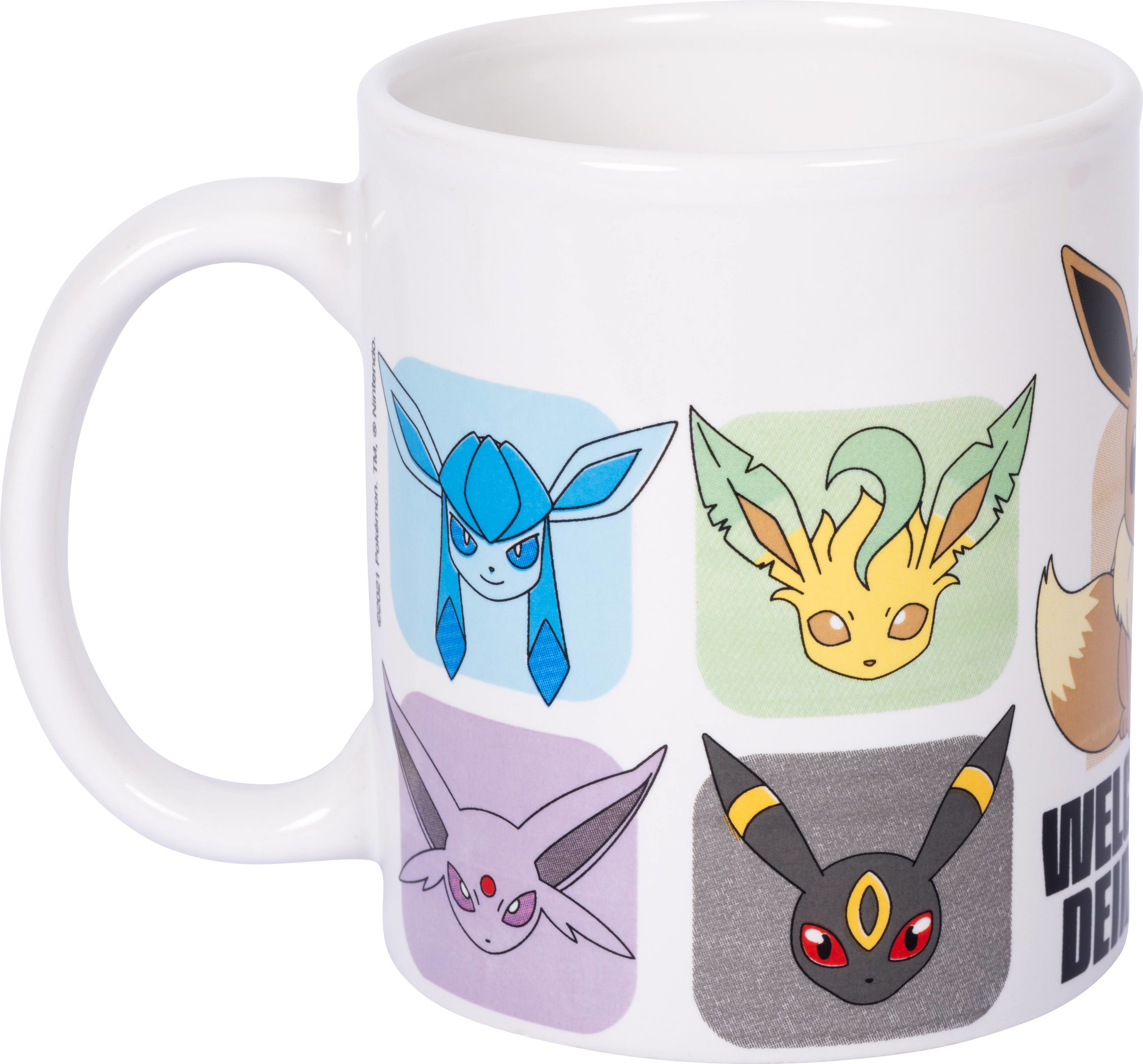 Una tazza bianca con personaggi Pokémon. Presenta Glaceon, Espeon, Leafeon e Umbreon.