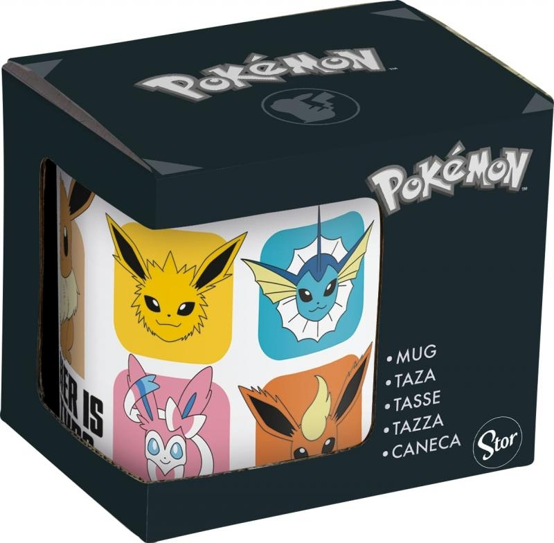 Tazza Pokémon in scatola, con vari personaggi Pokémon: Jolteon, Vaporeon, Sylveon e Flareon. Tazza bianca.