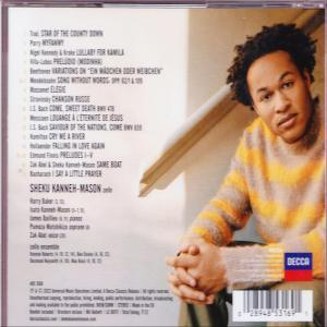 Rückseite einer CD-Hülle mit einem Mann, der sich an eine Holzkonstruktion lehnt. Text auf der Rückseite, Decca-Logo.
