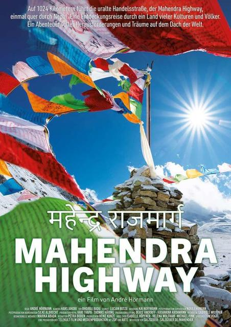 Poster der Mahendra Highway in Nepal, mit Fahnen und Bergen. Text in mehreren Sprachen.