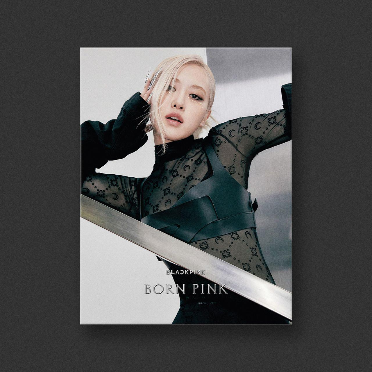 Rosé de BLACKPINK, pochette de "BORN PINK", sur fond texturé.