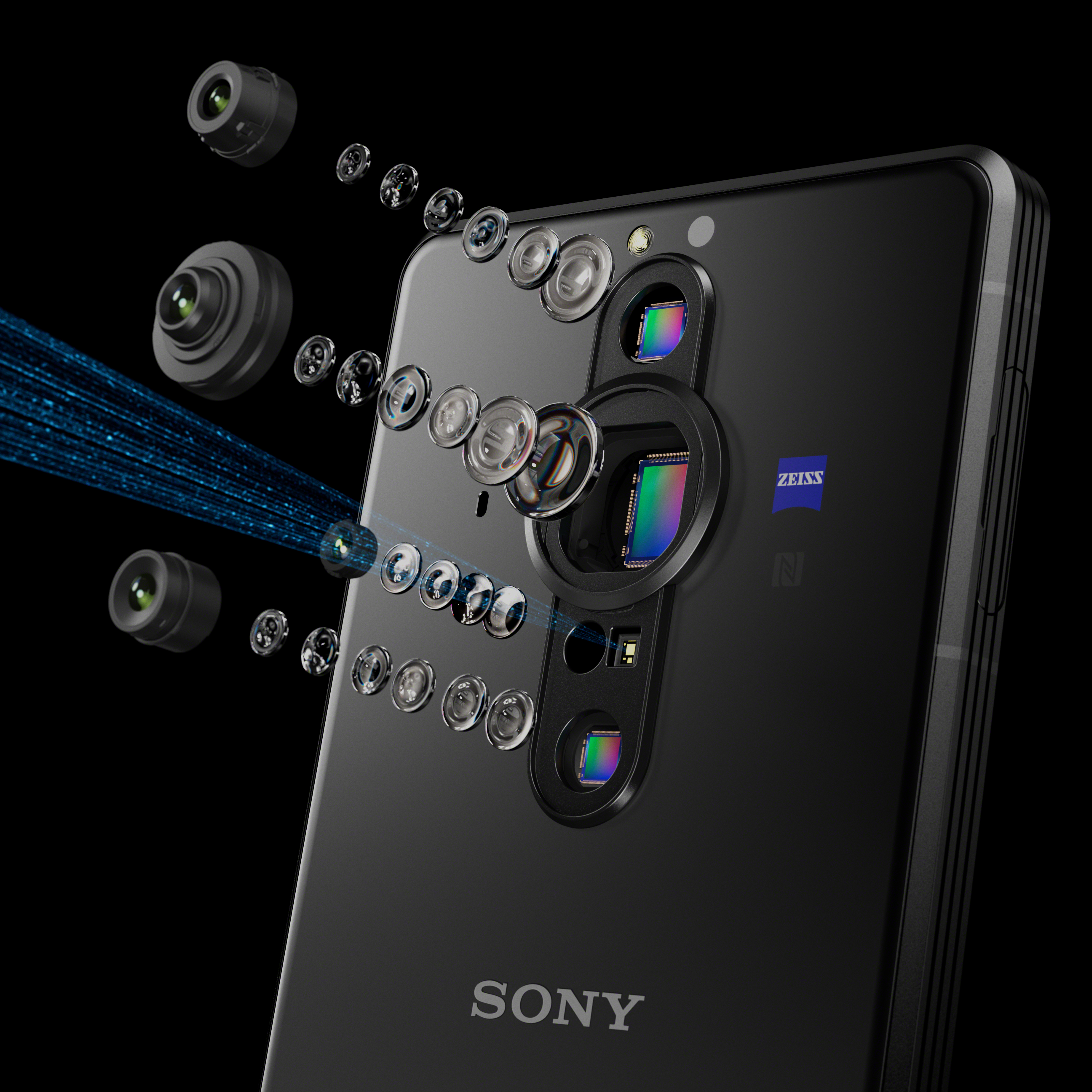 Schwarzes Telefon mit mehreren Objektiven. Einige Objektive sind abgelöst und schweben, blaue Lichtstrahlen gehen aus.
