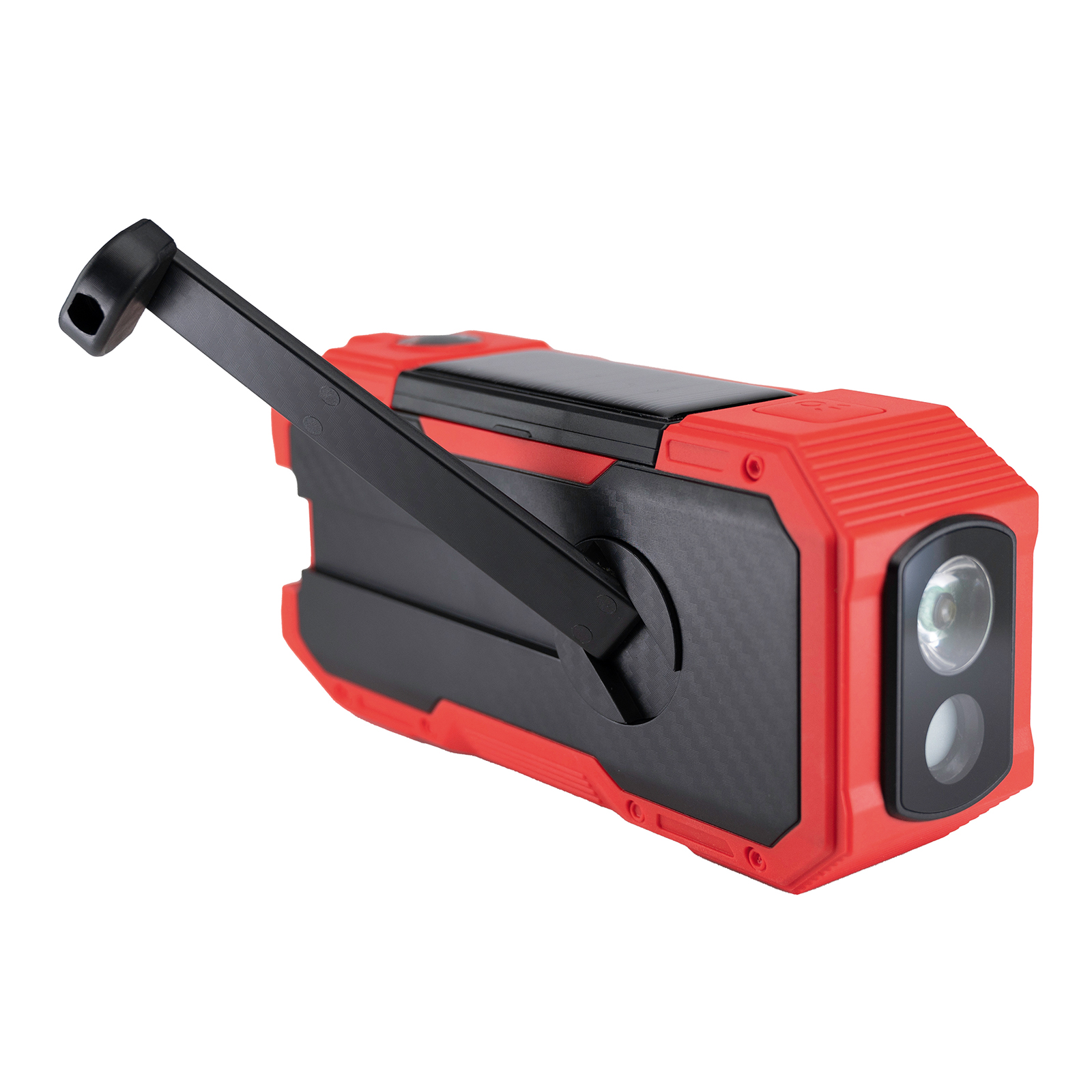 Eine rot-schwarze solarbetriebene Handkurbel-Taschenlampe, vor weißem Hintergrund.