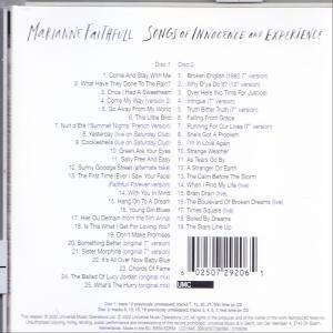 Rückseite einer CD-Hülle mit Titelliste, Barcode und Text. Das Album ist 'Songs of Innocence and Experience'.