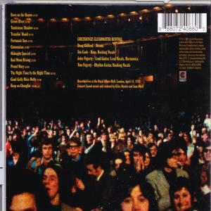 Rückseite einer Musik-CD mit einer Menschenmenge im Hintergrund und Titellisten.