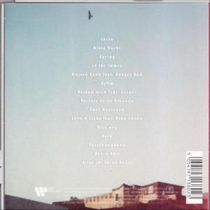 Rückseite einer CD-Hülle mit Titelliste und einem fliegenden Vogel. Enthält Text und einen Barcode.