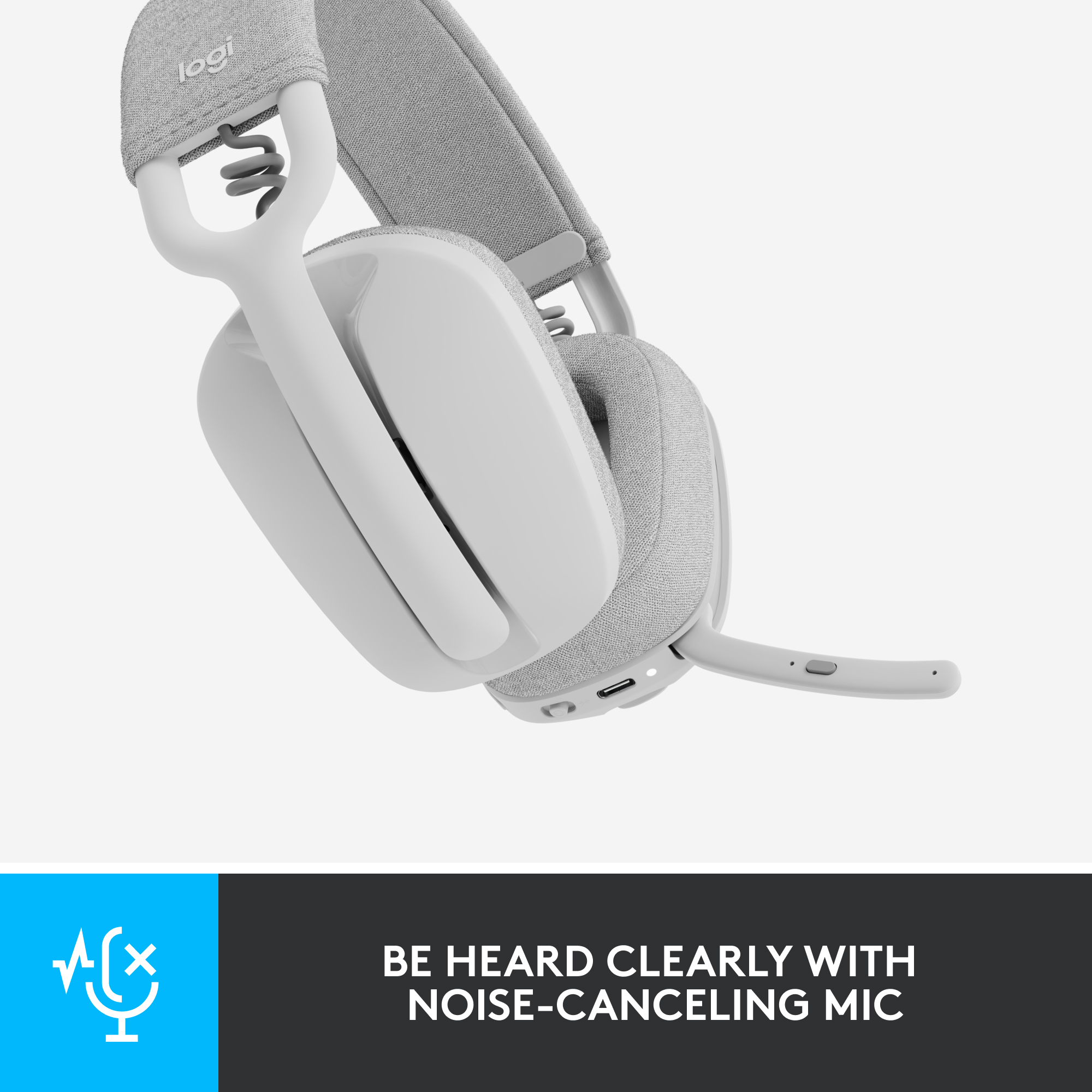Weißes Logi-Headset mit Mikrofon, schräge Ansicht, mit Text über Klarheit.