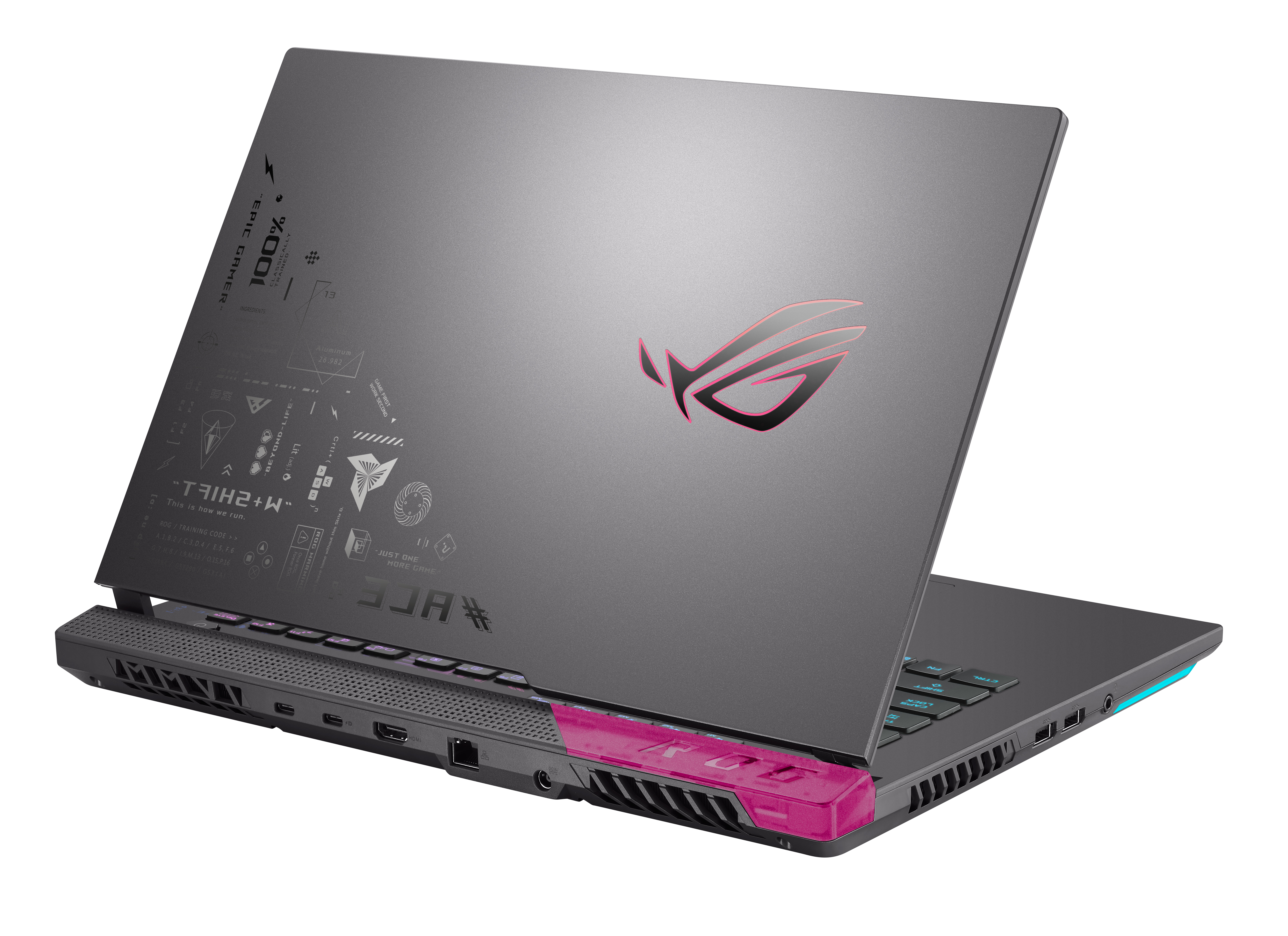 Un portátil abierto en ángulo, mostrando la parte trasera con el logotipo y el texto ROG, y la parte inferior con iluminación RGB.