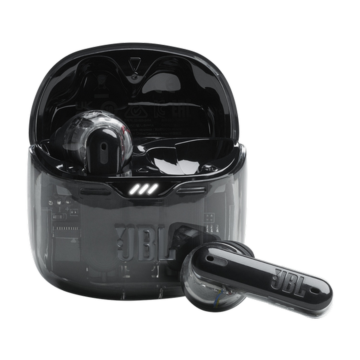 Auriculares JBL negros en un estuche de carga, con un auricular afuera.