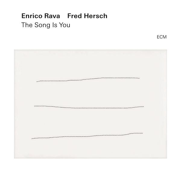 Album borító, három vízszintes vonal fehér alapon. A borítón lévő szöveg tartalmazza az 'Enrico Rava, Fred Hersch' nevet.