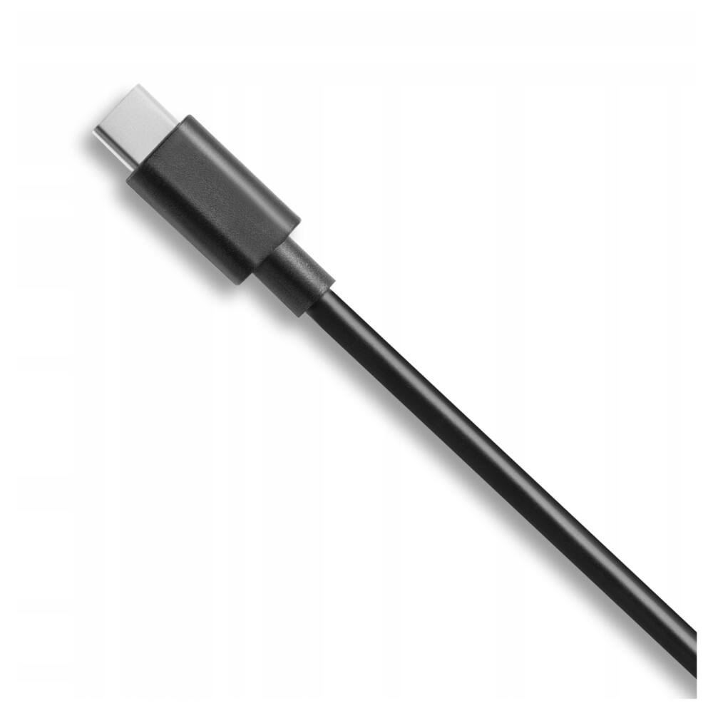 Fekete USB-C kábel fehér háttérrel, átlósan elhelyezve.
