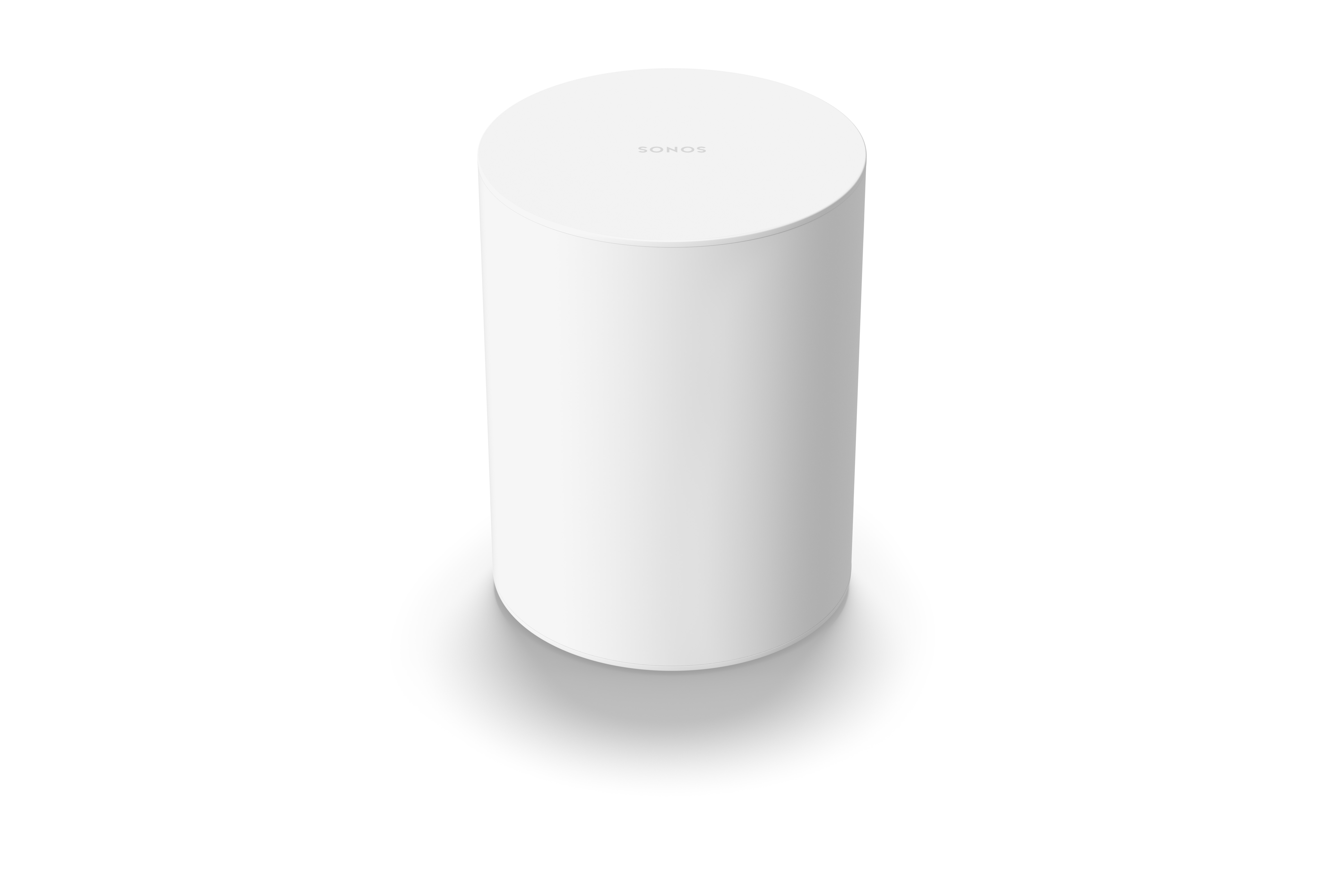 Ein weißer, zylindrischer Sonos-Lautsprecher mit dem Markennamen oben, auf weißem Hintergrund.