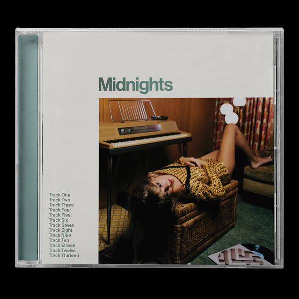 Albumcover von Taylor Swifts Midnights, mit einem Foto von ihr.