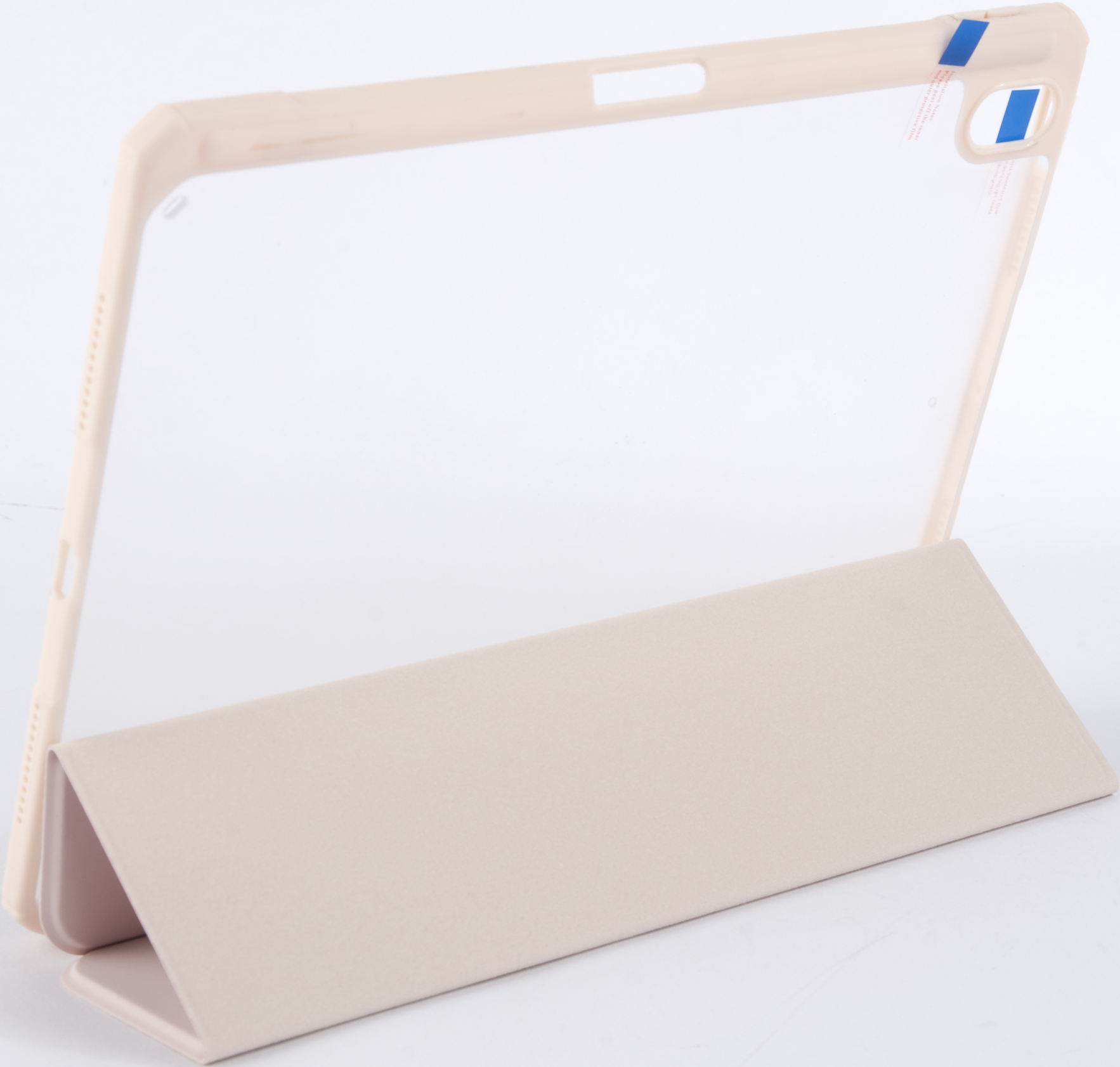 Un tablet in una custodia rosa con una protezione schermo trasparente. La custodia è ripiegata e lo sfondo è bianco.