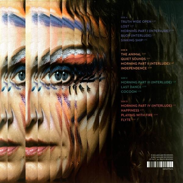 Albumcover mit in mehrere Abschnitte geteiltem Gesicht, Trackliste.