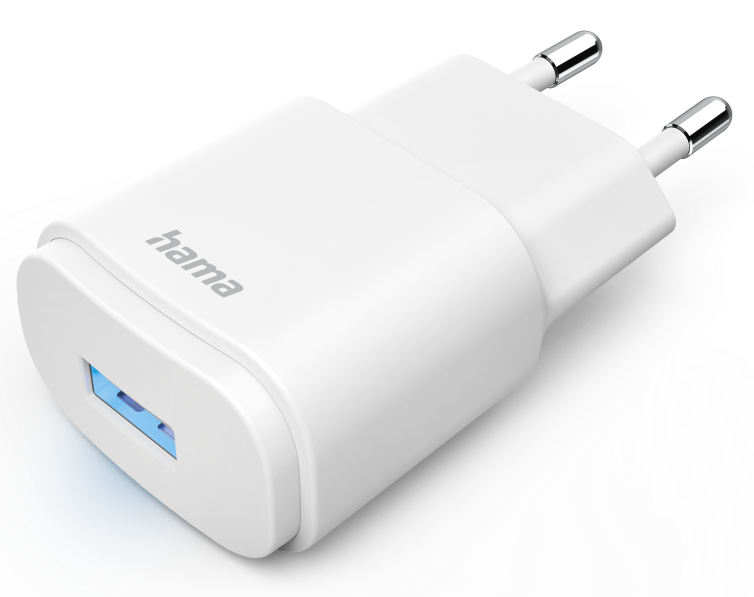 Egy fehér Hama USB töltő kék USB porttal. Ezüst csatlakozói vannak a konnektorhoz.
