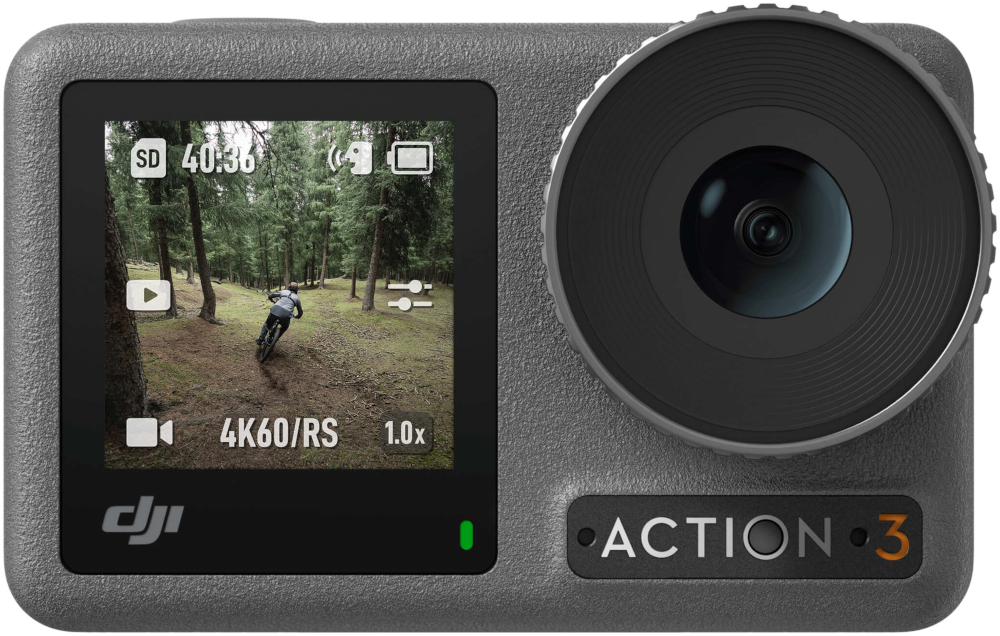 Caméra DJI Action 3 montrant un écran avec une personne faisant du vélo dans une forêt.