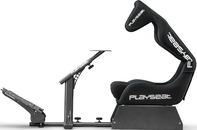 Sedia da gioco Playseat nera e grigia. Ha sedile, schienale e supporto per pedali e volante.