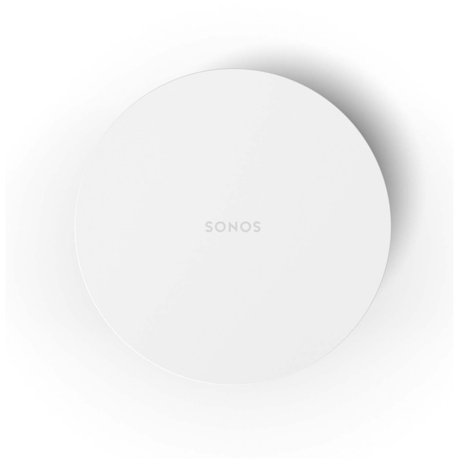 Un altavoz Sonos blanco, circular y plano. La parte superior tiene el logotipo de Sonos en gris.