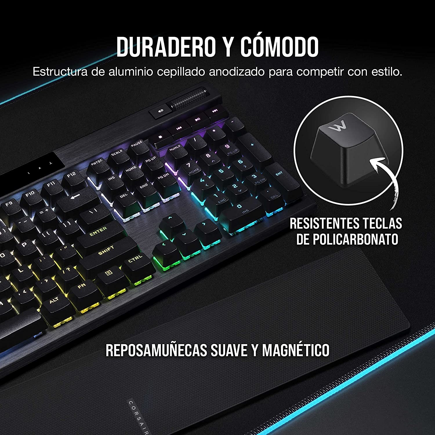 Un teclado con teclas iluminadas y reposamuñecas. El fondo es una superficie oscura con texto y una flecha.