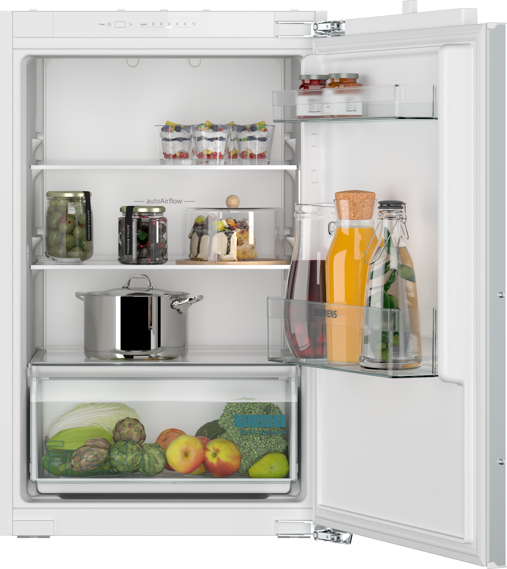 Een witte koelkast met de deur open, met schappen met voedsel.