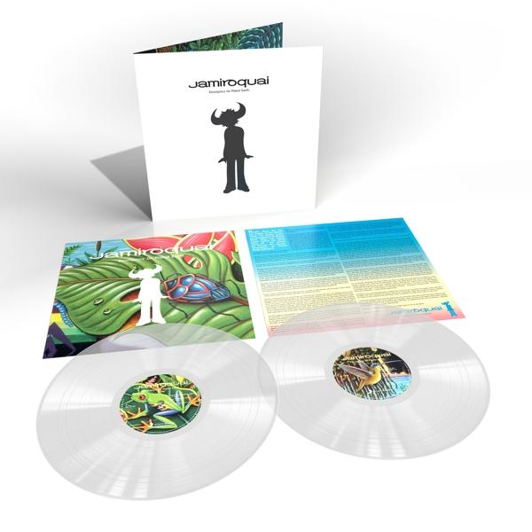 Album avec deux vinyles et un livret. Fond blanc, pochette d'album colorée.