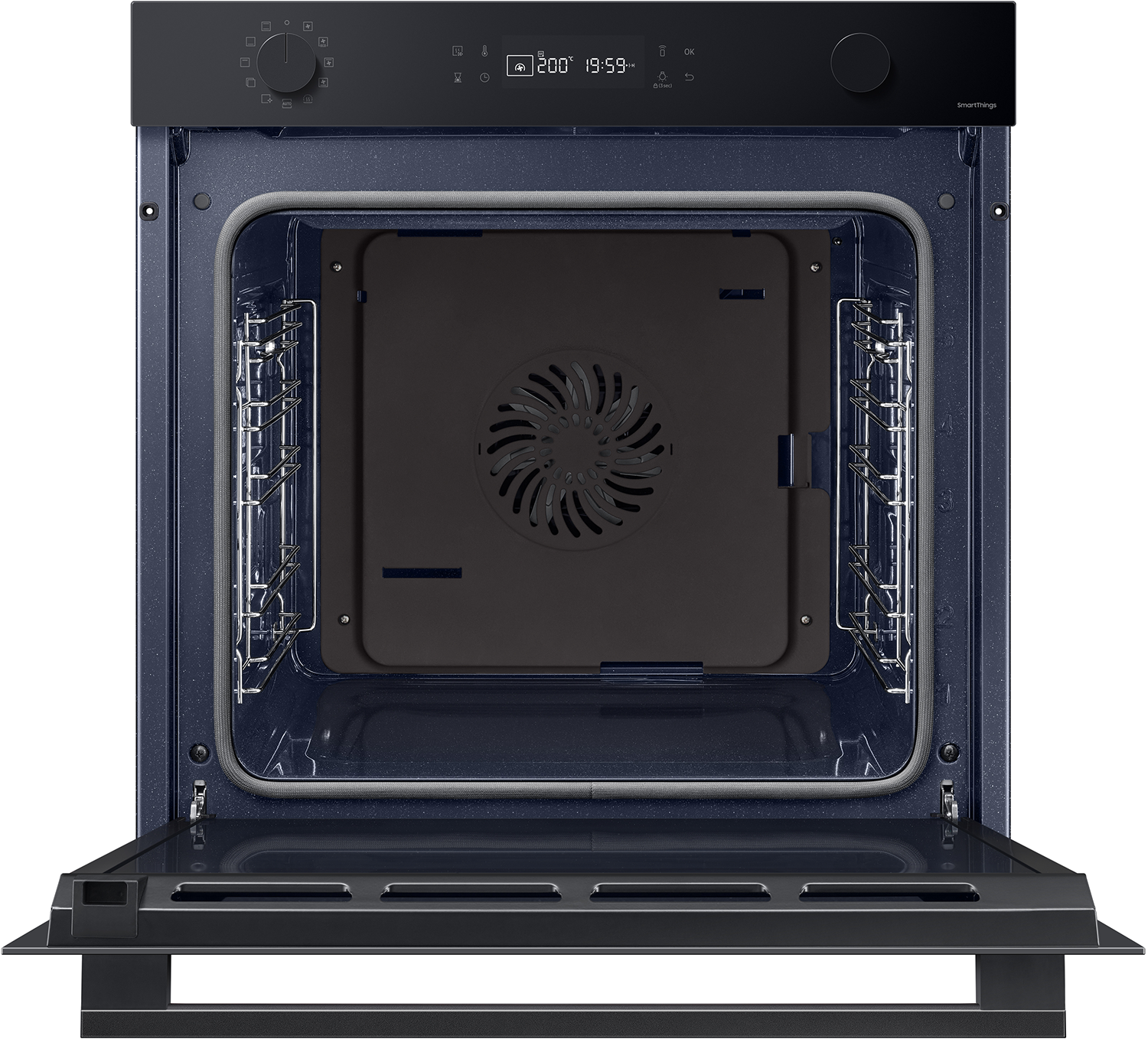 Open oveninterieur met roosters en een ventilator aan de achterkant.