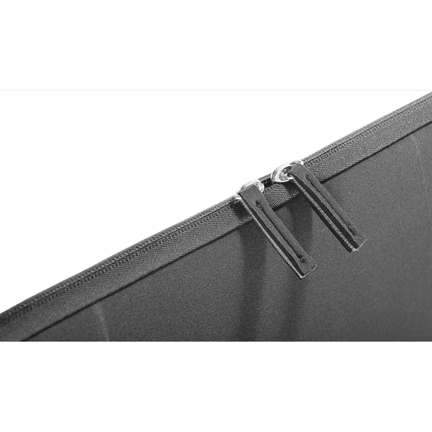 Primer plano de la cremallera de una funda para portátil.