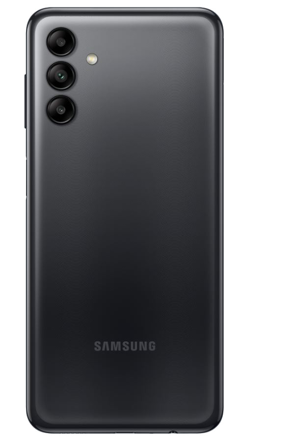 Siyah bir Samsung telefonun arkası, üçlü kamera kurulumunu ve marka logosunu gösteriyor.