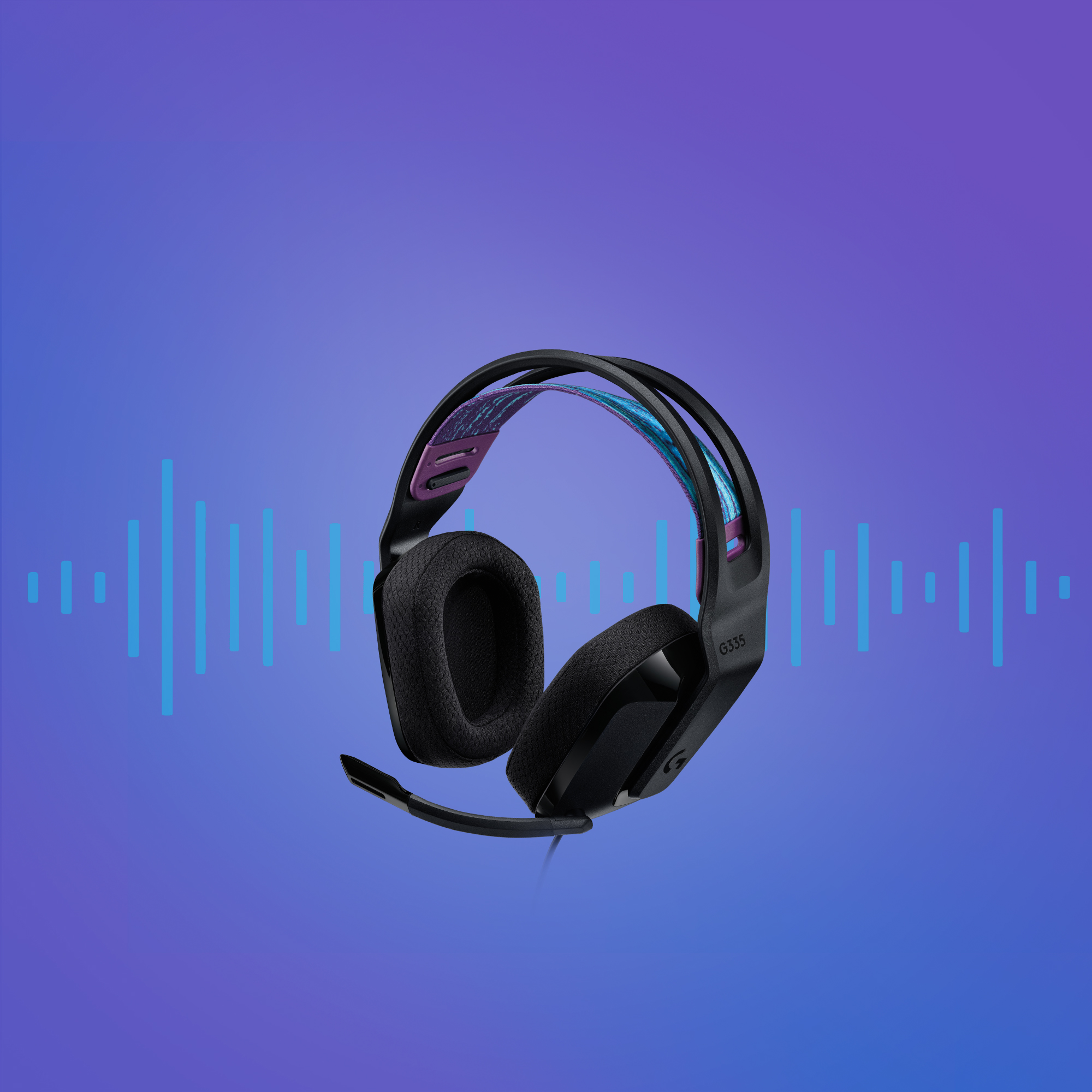 Cuffie con microfono. Lo sfondo ha una sfumatura viola e blu e un'onda sonora.