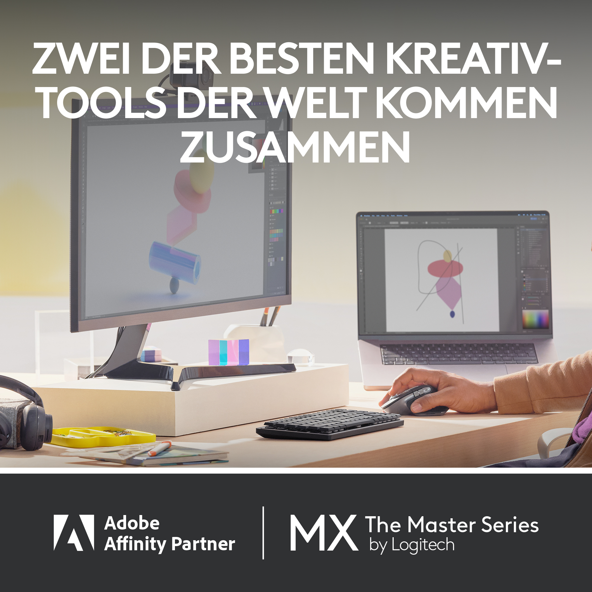 Werbebild mit Text und zwei Bildschirmen, einer mit Designsoftware und einem Laptop.