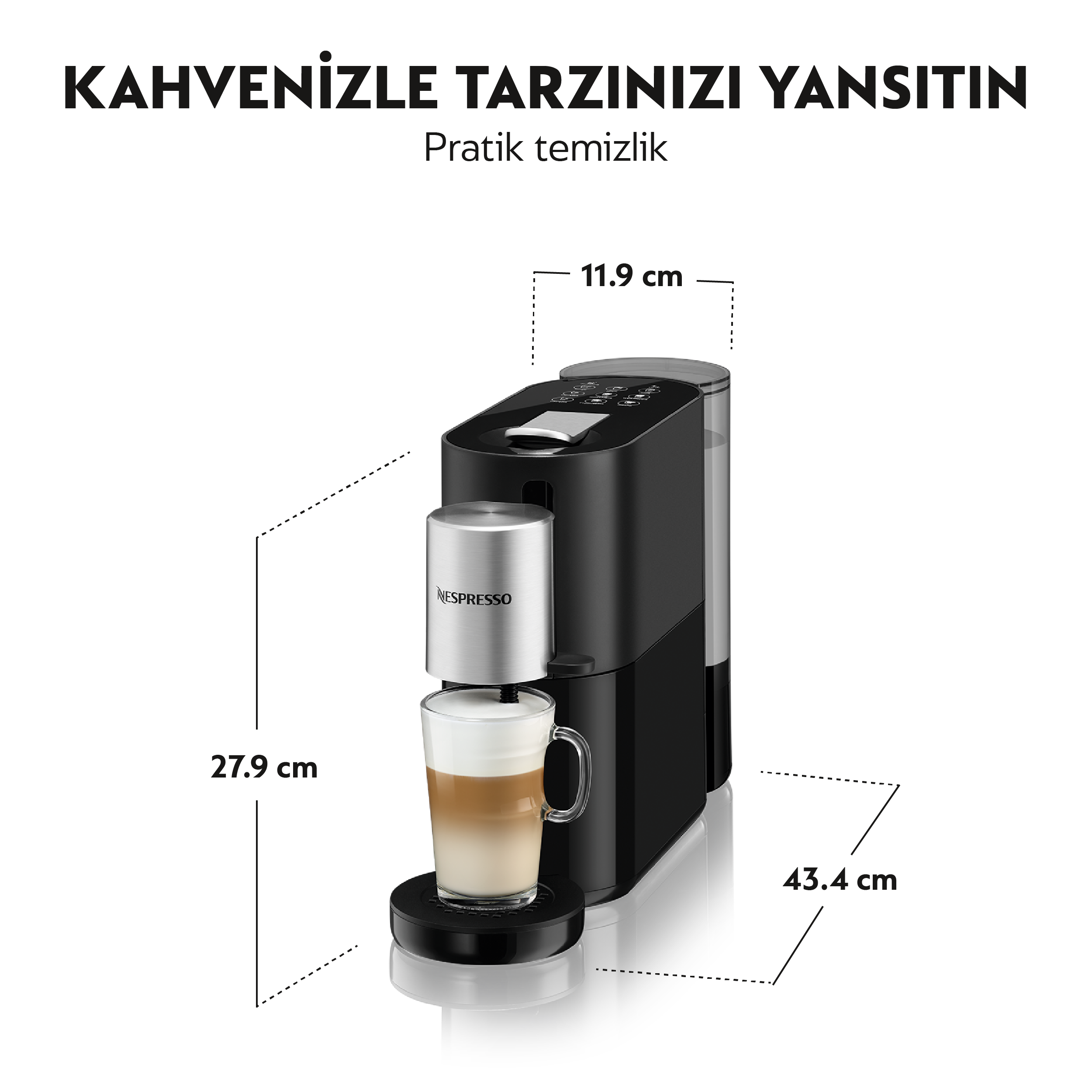Önünde bir bardak kahve bulunan siyah kahve makinesi. Boyutlar: 27,9 cm x 43,4 cm.