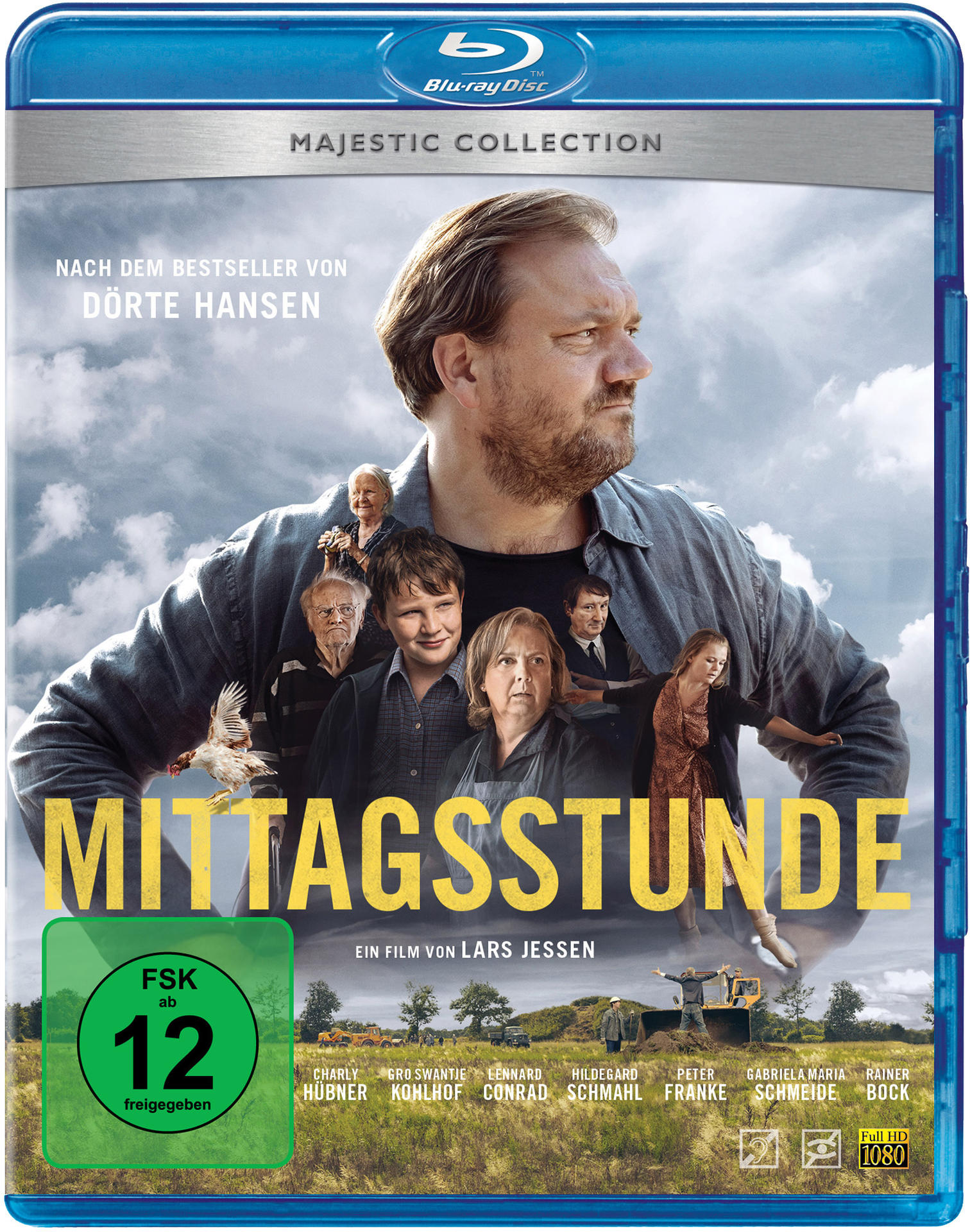 Blu-ray-Cover: Mann schaut weg, Gruppe von Personen im Hintergrund, Feld.